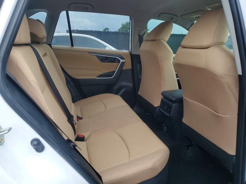 Снимка 11 от търг – 2025 TOYOTA RAV4 с VIN JTMLWRFV5SD322972