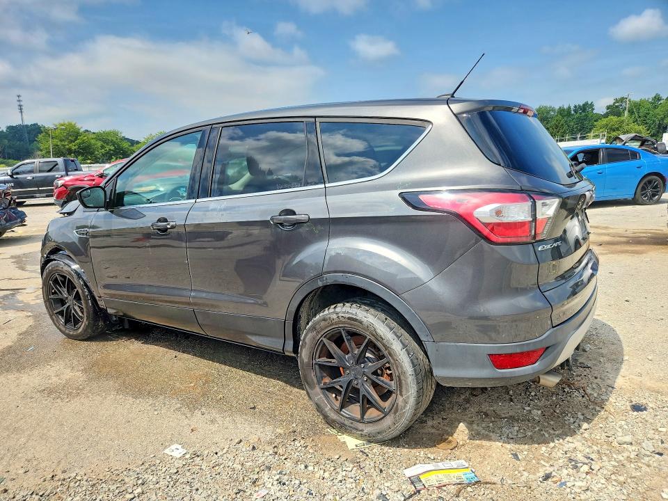 Photo 2 from auction – 2017 FORD ESCAPE with VIN 1FMCU9GD5HUD14077