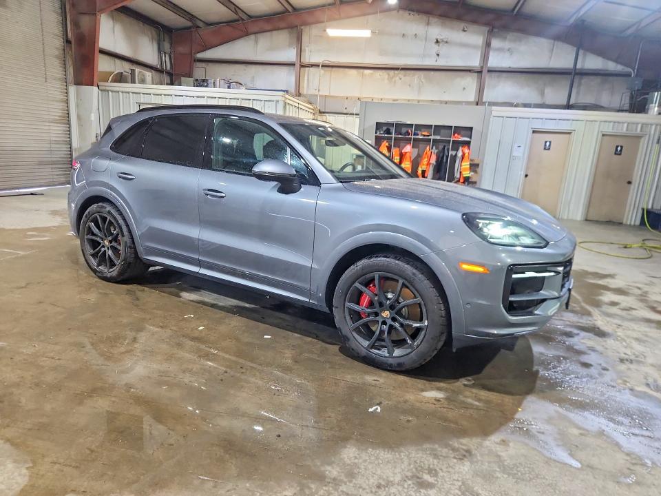 Photo 4 from auction – 2026 PORSCHE CAYENNE with VIN WP1AL2AY8TDA15921