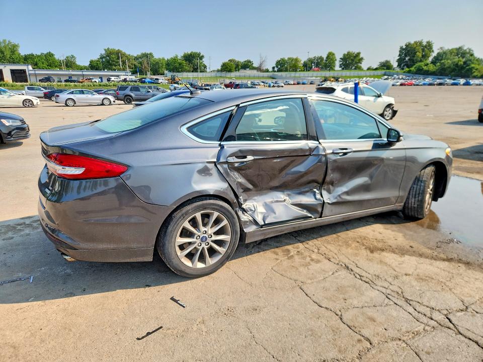 Photo 3 from auction – 2017 FORD FUSION with VIN 3FA6P0HDXHR166721