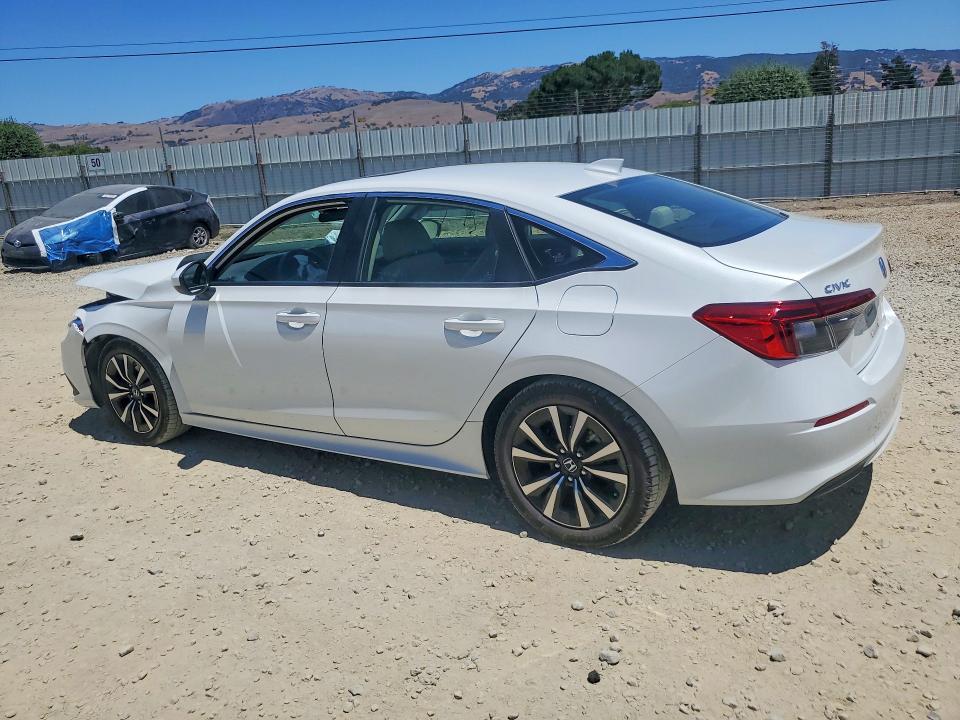 Photo 2 from auction – 2022 HONDA CIVIC with VIN JHMFE1F76NX004217