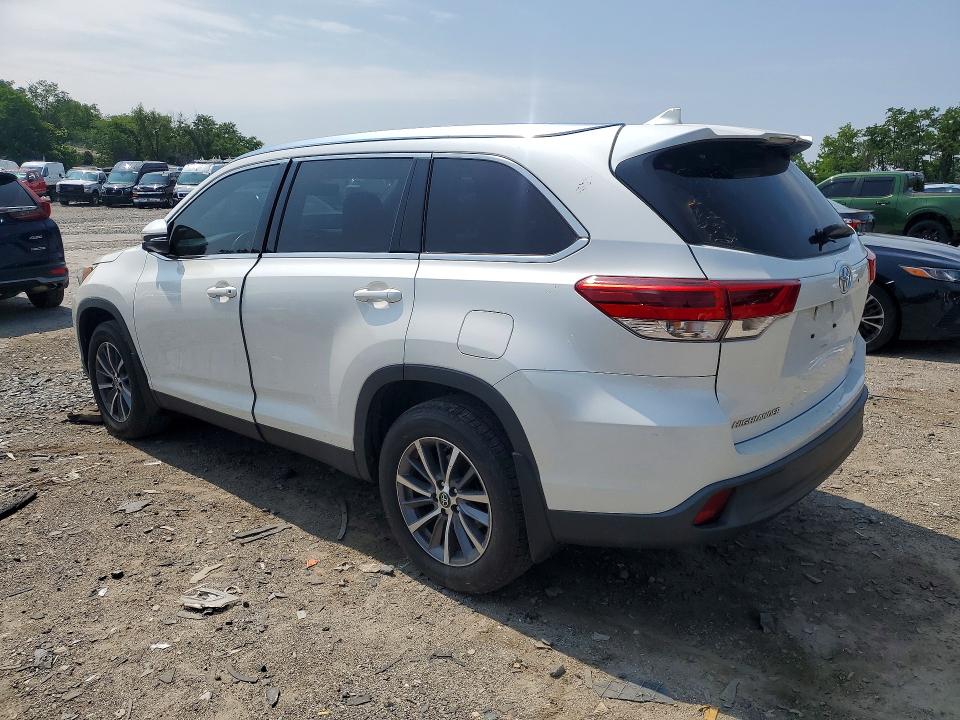 Photo 2 from auction – 2019 TOYOTA HIGHLANDER with VIN 5TDJZRFH2KS570092