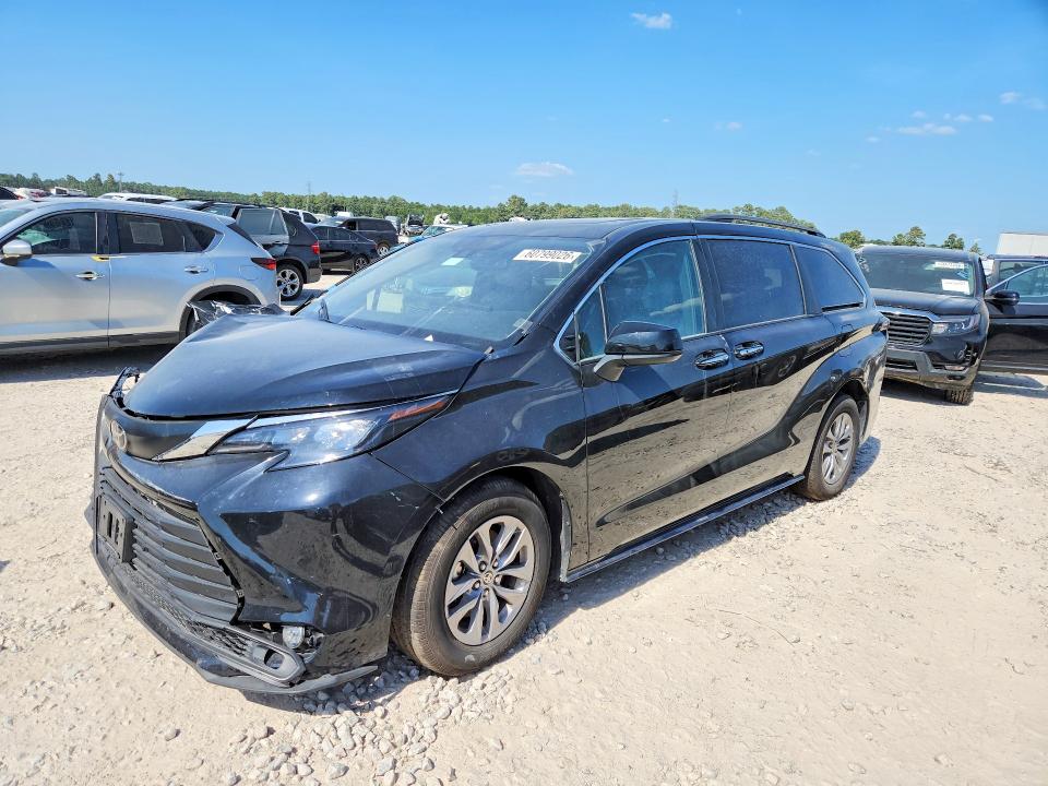 2026 TOYOTA SIENNA - Търг №60799026