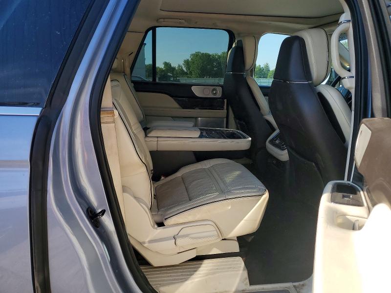 Photo 11 from auction – 2018 LINCOLN NAVIGATOR with VIN 5LMJJ3TT8JEL01301