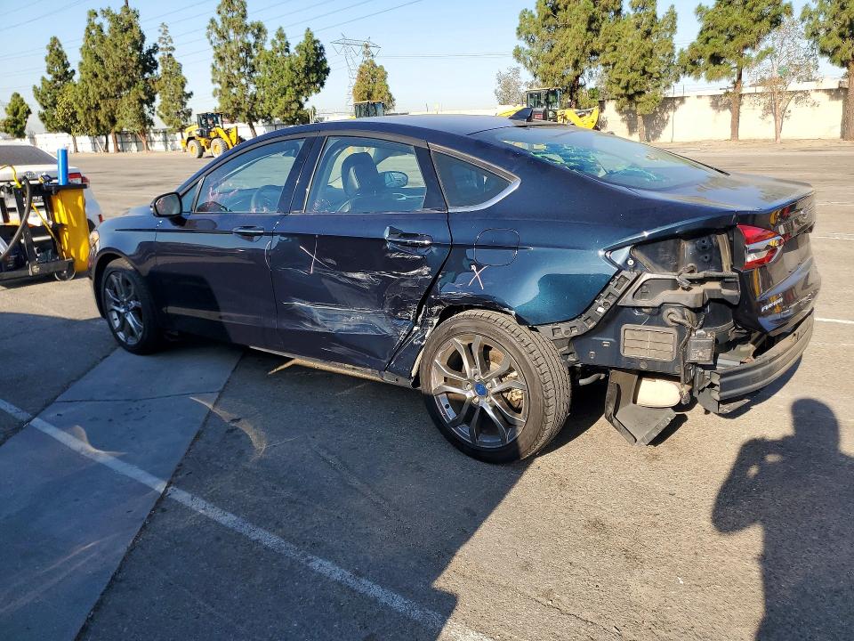 Photo 2 from auction – 2020 FORD FUSION with VIN 3FA6P0CD6LR227658