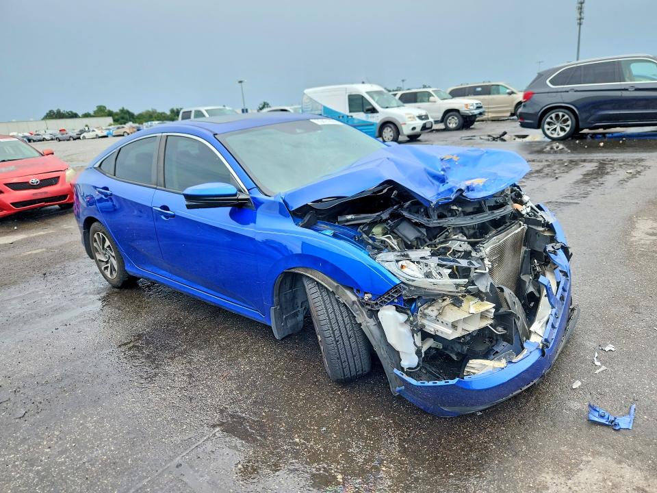 Photo 4 from auction – 2017 HONDA CIVIC with VIN 19XFC2F89HE031471