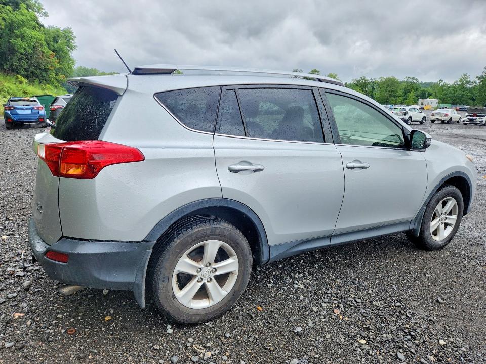 Photo 3 from auction – 2014 TOYOTA RAV4 with VIN JTMRFREV4ED071667