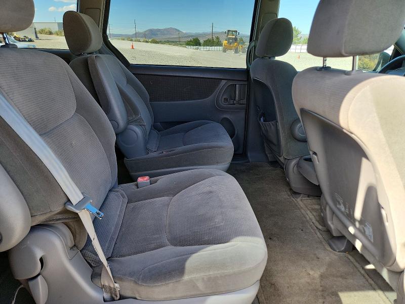 Photo 11 from auction – 2004 TOYOTA SIENNA with VIN 5TDBA23C34S003467