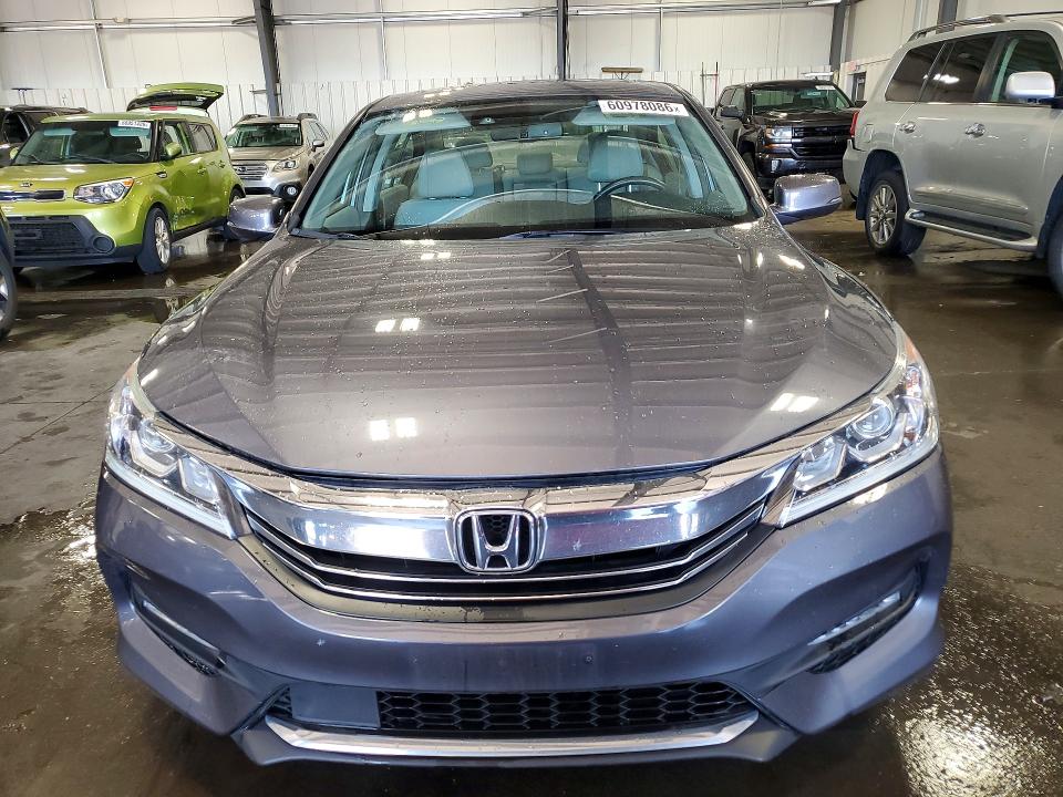 Photo 5 from auction – 2016 HONDA ACCORD with VIN 1HGCR2F92GA069587