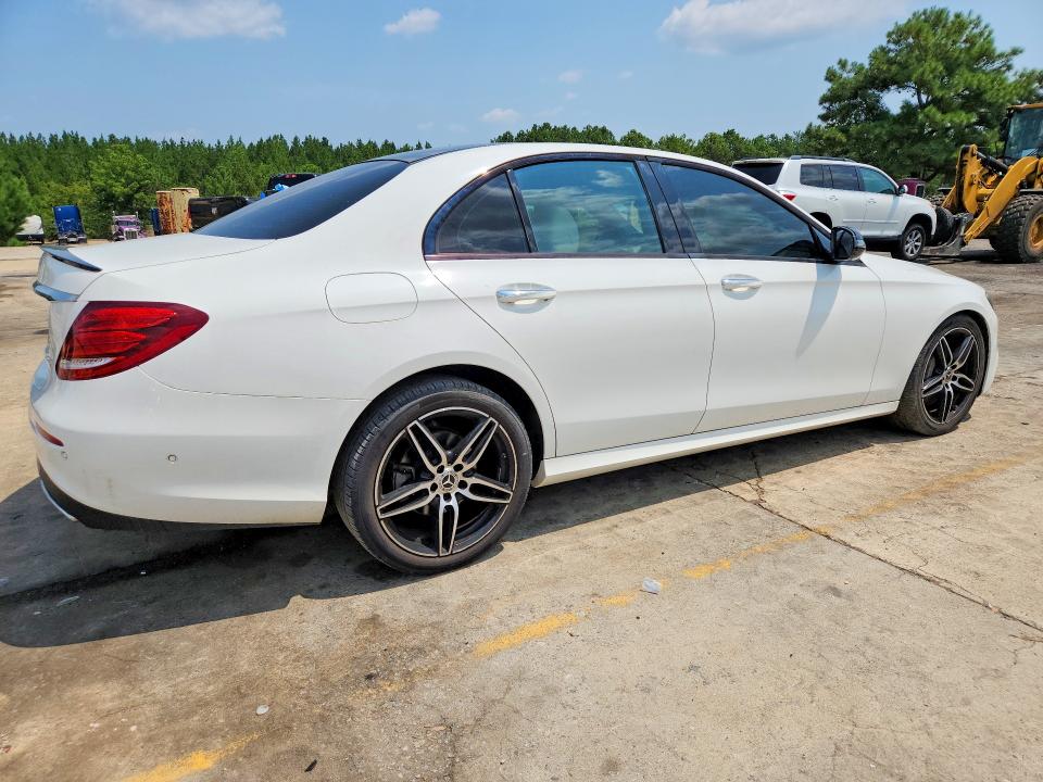 Photo 3 from auction – 2020 MERCEDES-BENZ E with VIN WDDZF8DB4LA747167