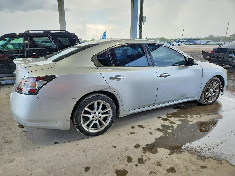 Photo 3 from auction – 2014 NISSAN MAXIMA with VIN 1N4AA5APXEC492221
