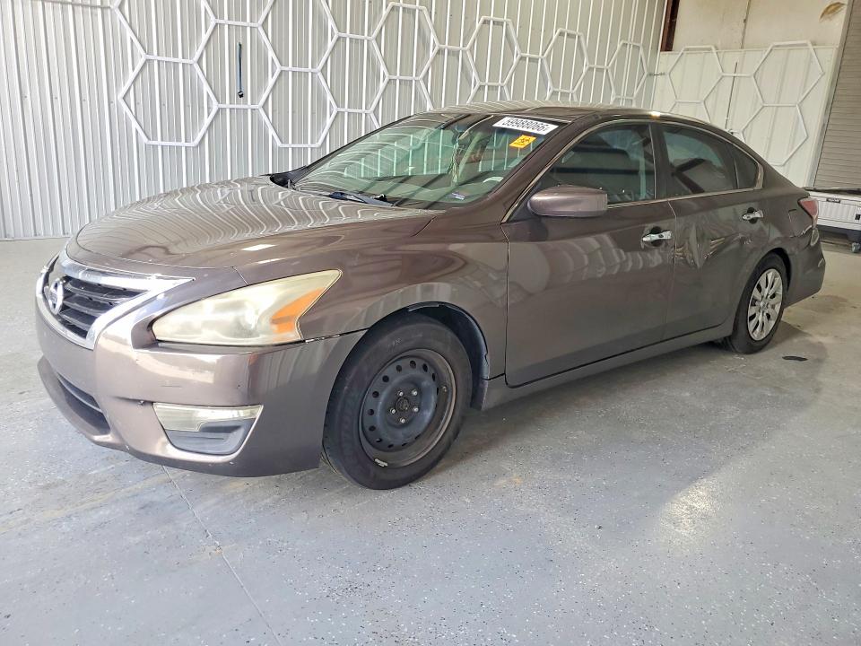 NISSAN ALTIMA 2015 with VIN 1N4AL3AP7FN342071 - Photo from auction