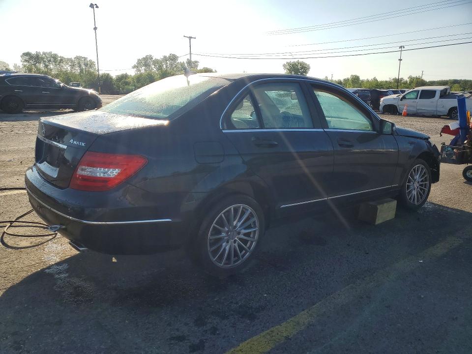Photo 3 from auction – 2013 MERCEDES-BENZ C with VIN WDDGF8AB8DR281693
