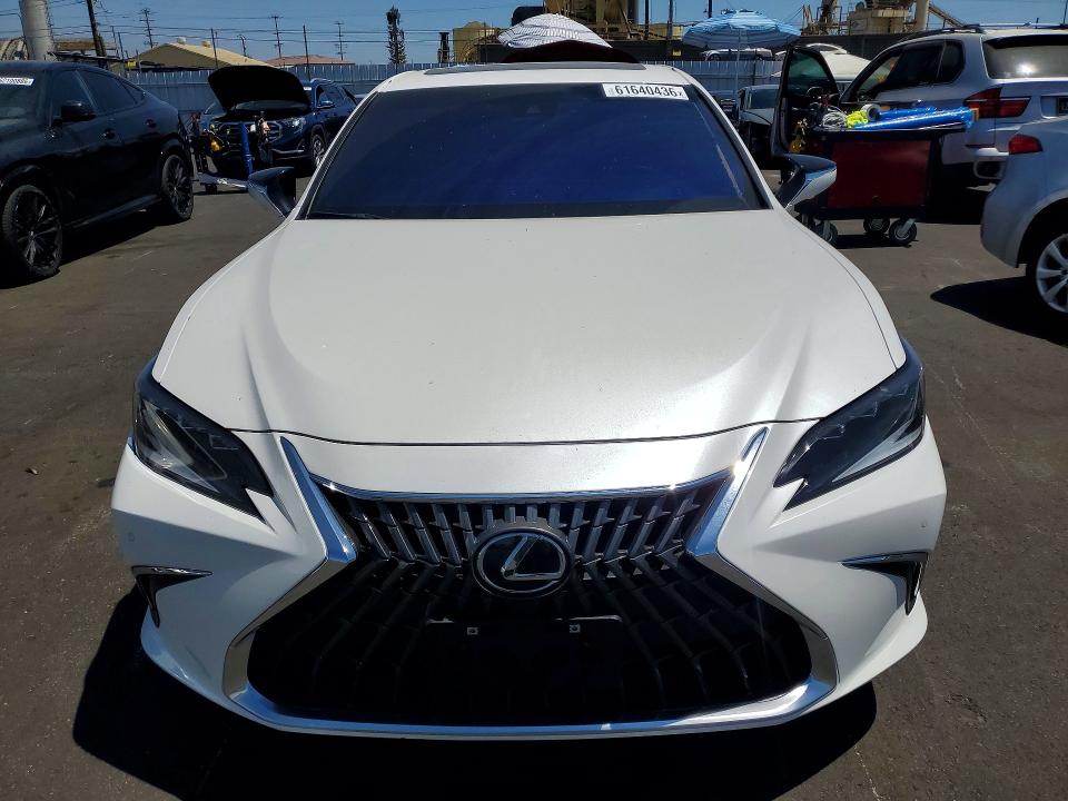 Photo 5 from auction – 2025 LEXUS ES 300H with VIN 58AEA1C11SU073410