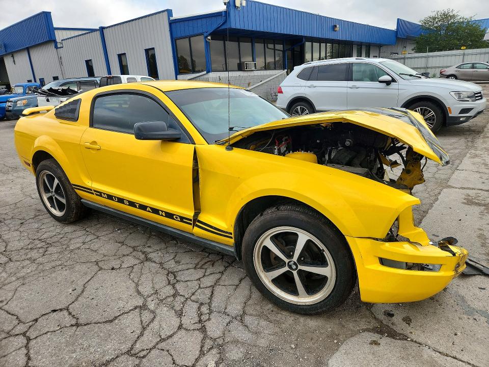 Снимка 4 от търг – 2005 FORD MUSTANG с VIN 1ZVFT80N855132829