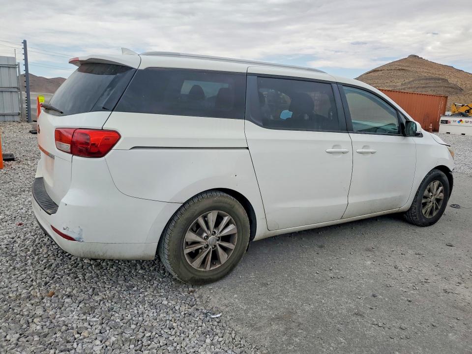 Photo 3 from auction – 2015 KIA SEDONA with VIN KNDMB5C18F6032178