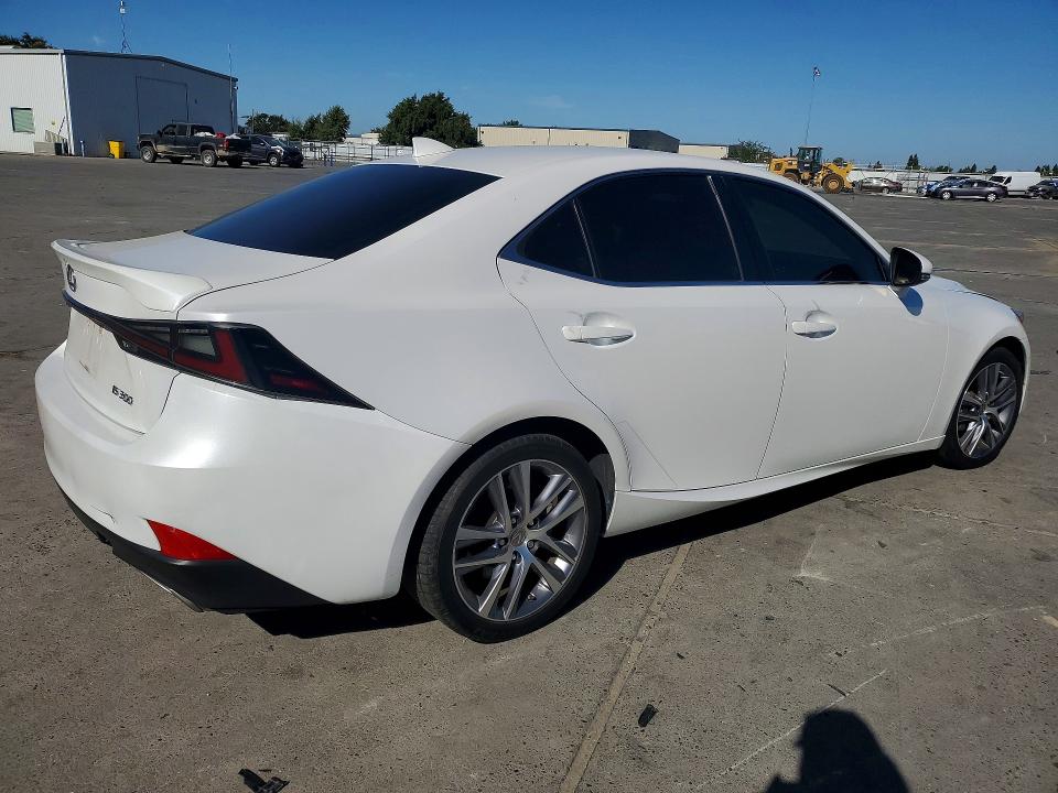 Photo 3 from auction – 2019 LEXUS IS with VIN JTHBA1D20K5098040