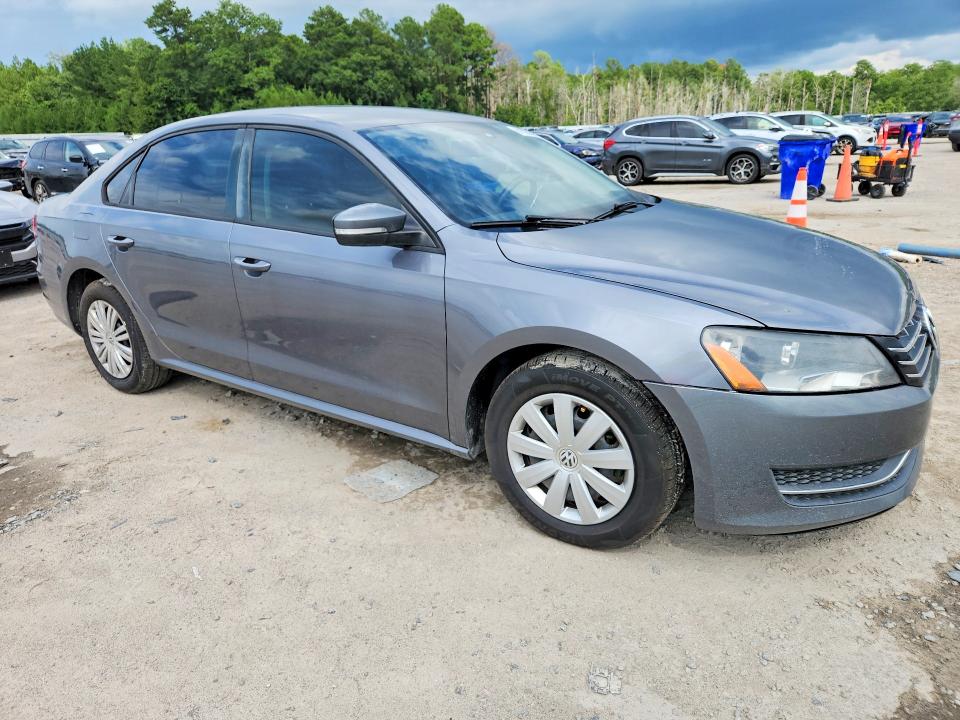 صورة رقم 4 من المزاد - 2014 VOLKSWAGEN PASSAT مع VIN 1VWAT7A35EC052840