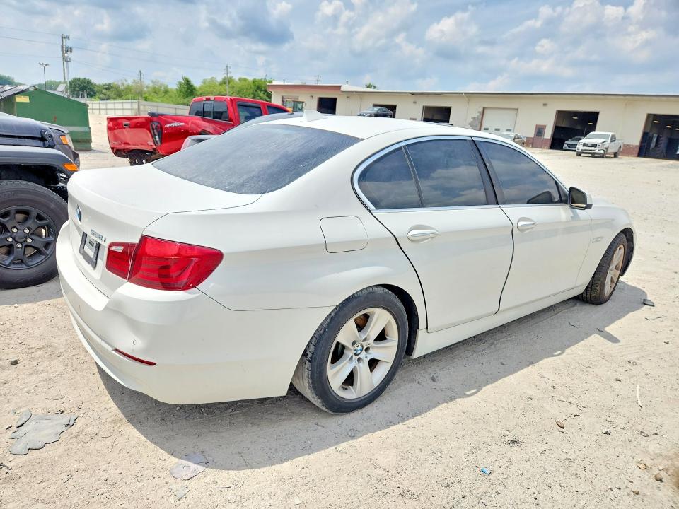 Photo 3 from auction – 2011 BMW 528 with VIN WBAFR1C56BC743726