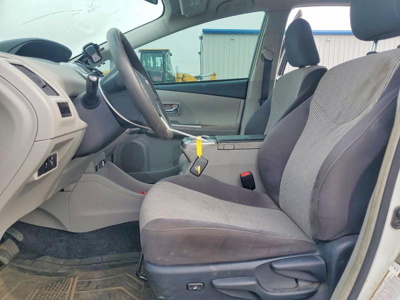 Photo 7 from auction – 2016 TOYOTA PRIUS V with VIN JTDZN3EU3GJ047257