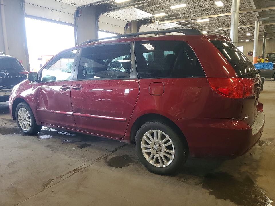Photo 2 from auction – 2010 TOYOTA SIENNA with VIN 5TDDK4CC1AS030311