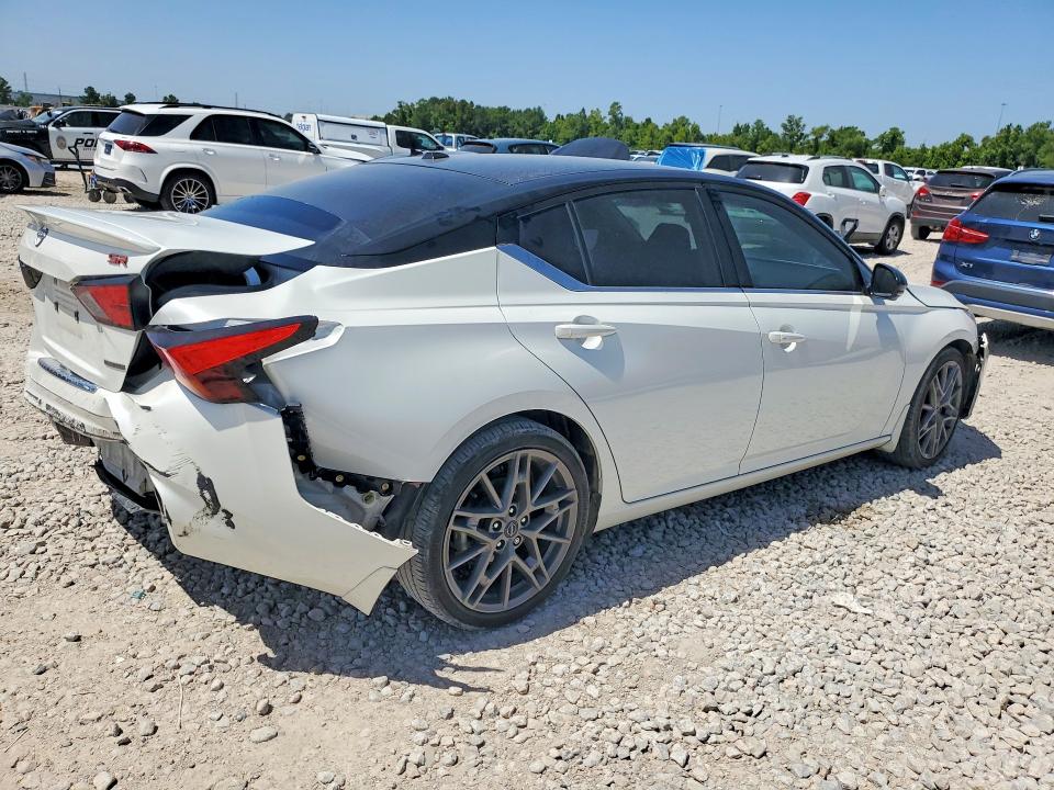Photo 3 from auction – 2023 NISSAN ALTIMA with VIN 1N4AL4CV2PN425748