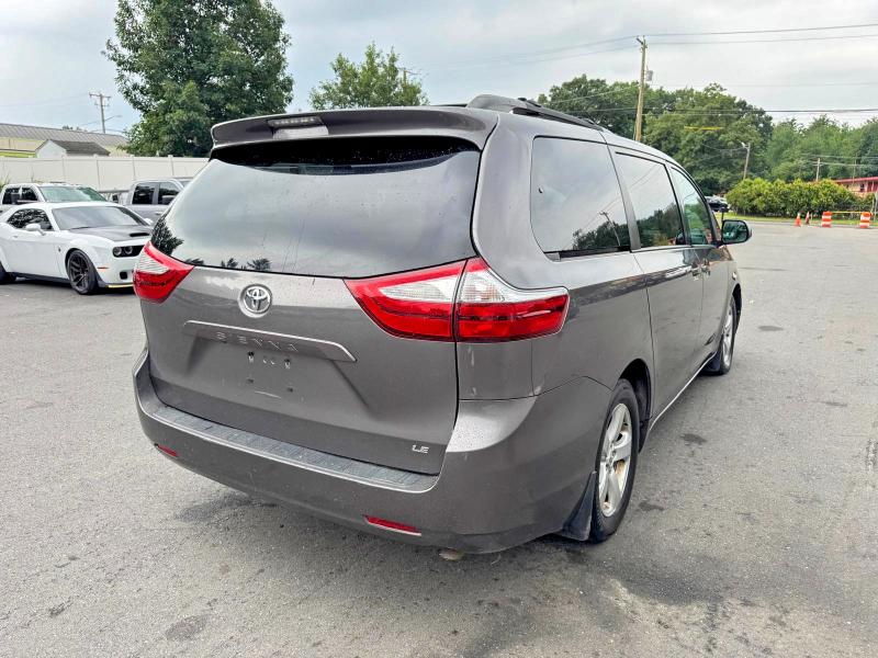 Photo 3 from auction – 2017 TOYOTA SIENNA with VIN 5TDKZ3DC2HS788793