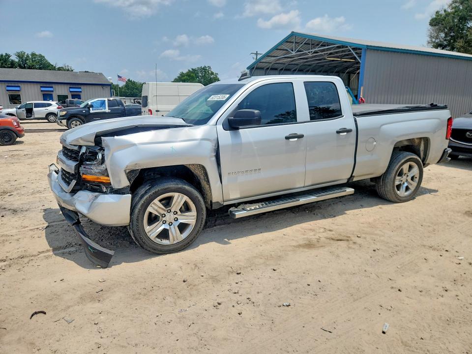 CHEVROLET SILVERADO 2018 with VIN 1GCRCPEH0JZ272843 - Photo from auction