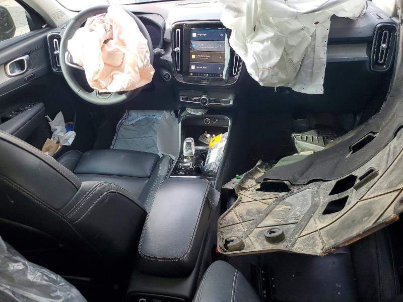 Photo 8 from auction – 2025 VOLVO XC40 with VIN YV4L12UE2S2486066