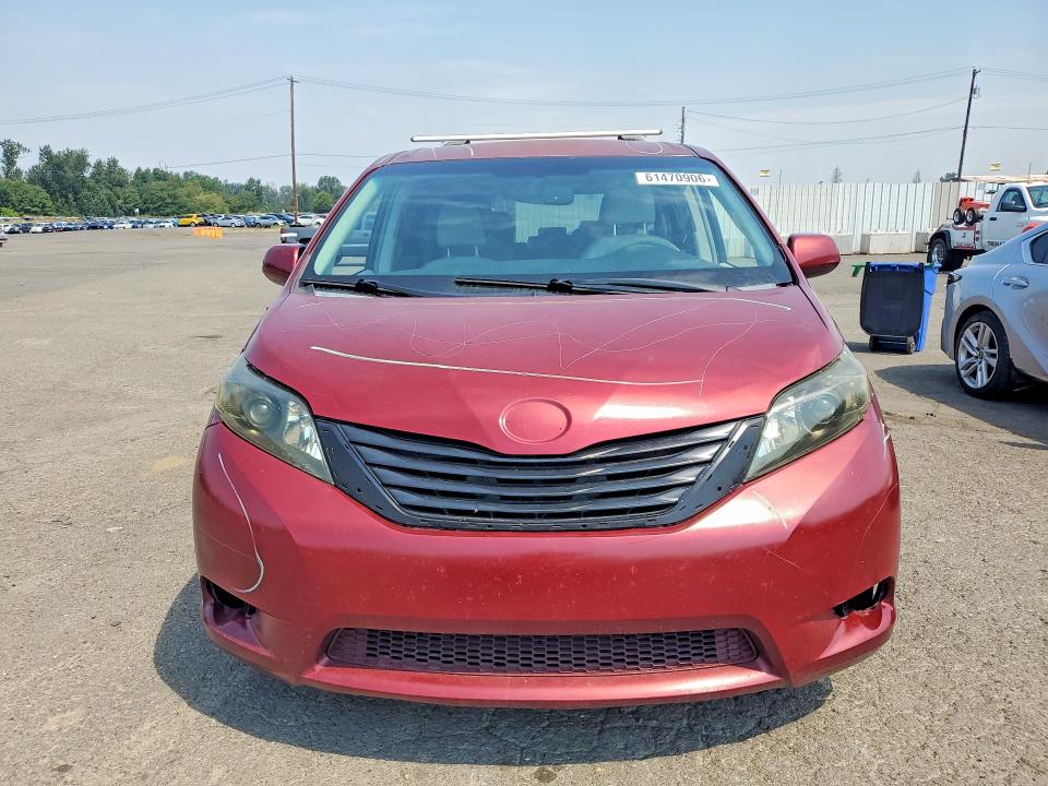 Photo 5 from auction – 2012 TOYOTA SIENNA with VIN 5TDKK3DC5CS224875