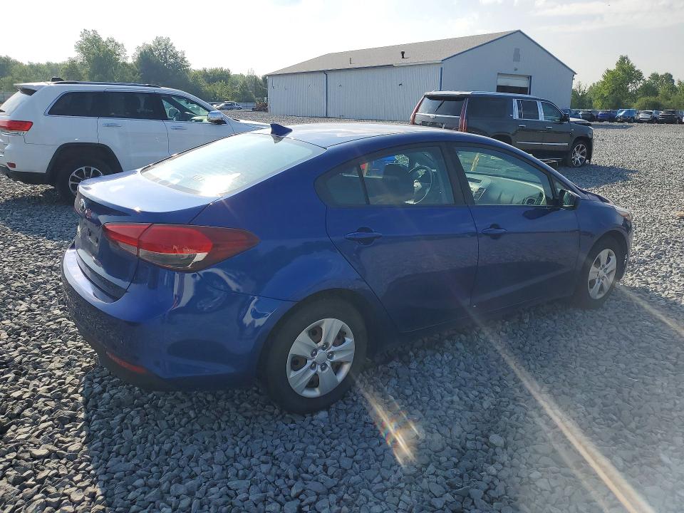 Photo 3 from auction – 2017 KIA FORTE with VIN 3KPFK4A70HE139927