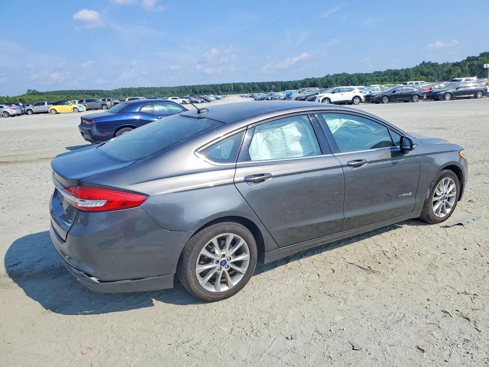 Photo 3 from auction – 2017 FORD FUSION with VIN 3FA6P0LU7HR319045