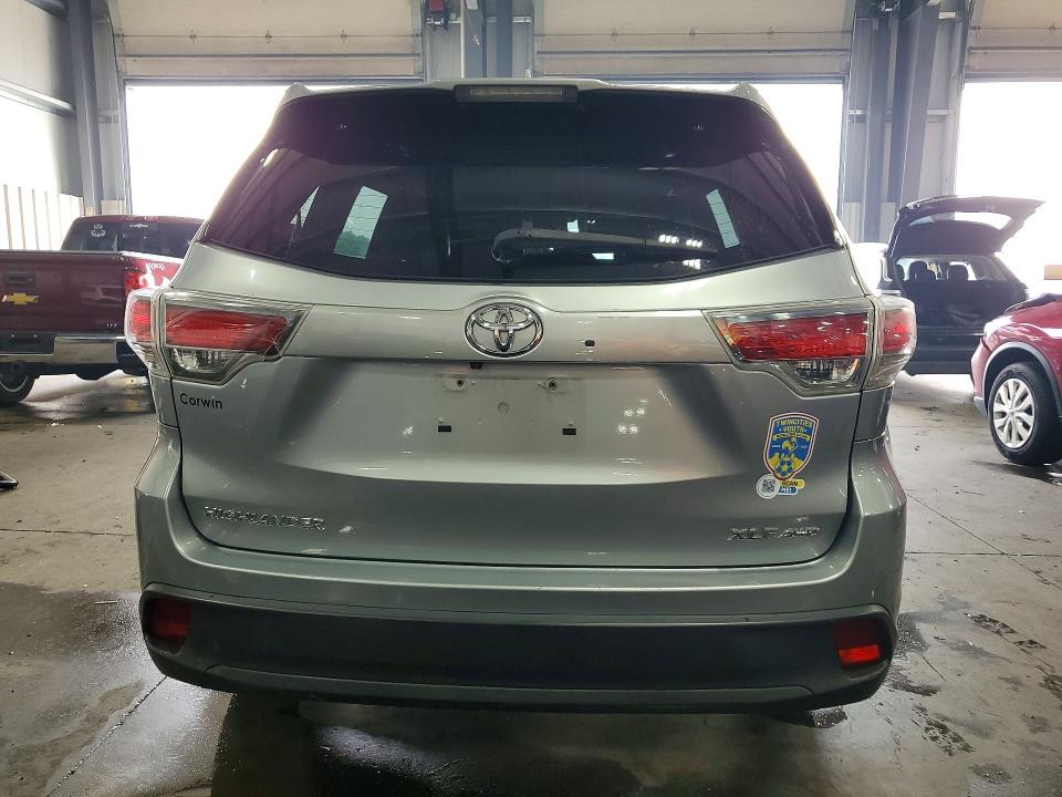 Photo 6 from auction – 2015 TOYOTA HIGHLANDER with VIN 5TDJKRFH6FS178193