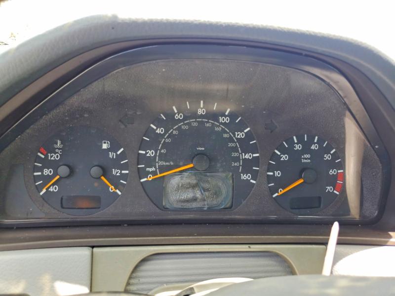 Photo 9 from auction – 2000 MERCEDES-BENZ E with VIN WDBJF65J4YB083793