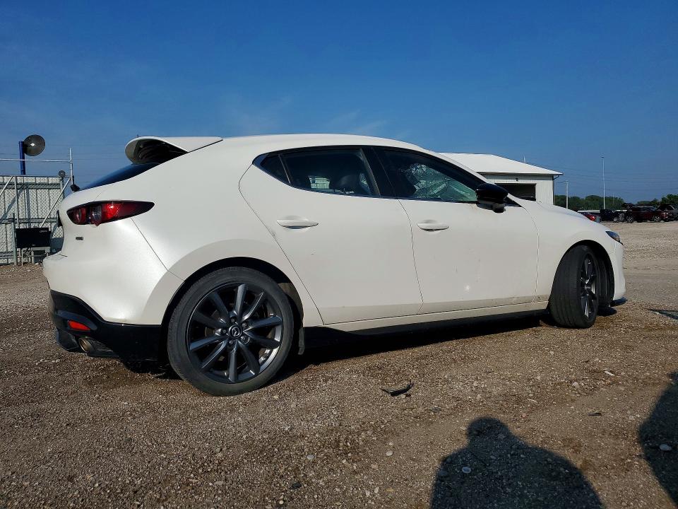 Photo 3 from auction – 2020 MAZDA 3 with VIN JM1BPBLM1L1158814