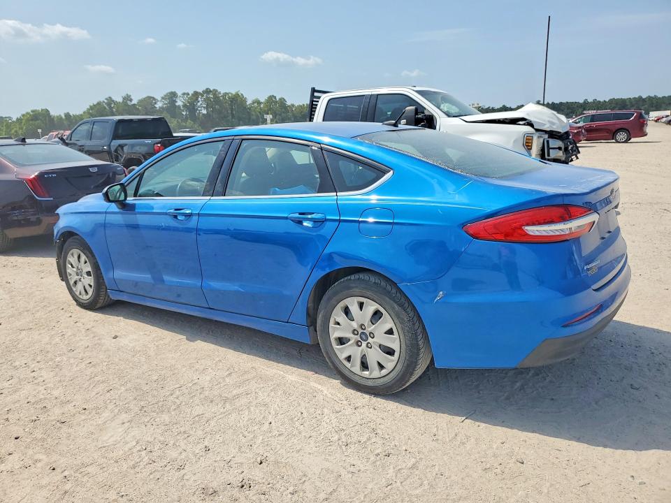 Photo 2 from auction – 2019 FORD FUSION with VIN 3FA6P0G79KR129176