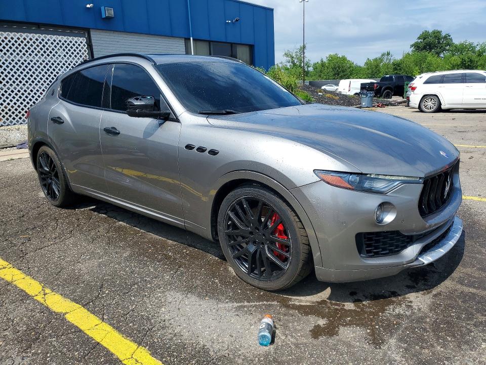 Photo 4 from auction – 2017 MASERATI LEVANTE with VIN ZN661YUL6HX199860
