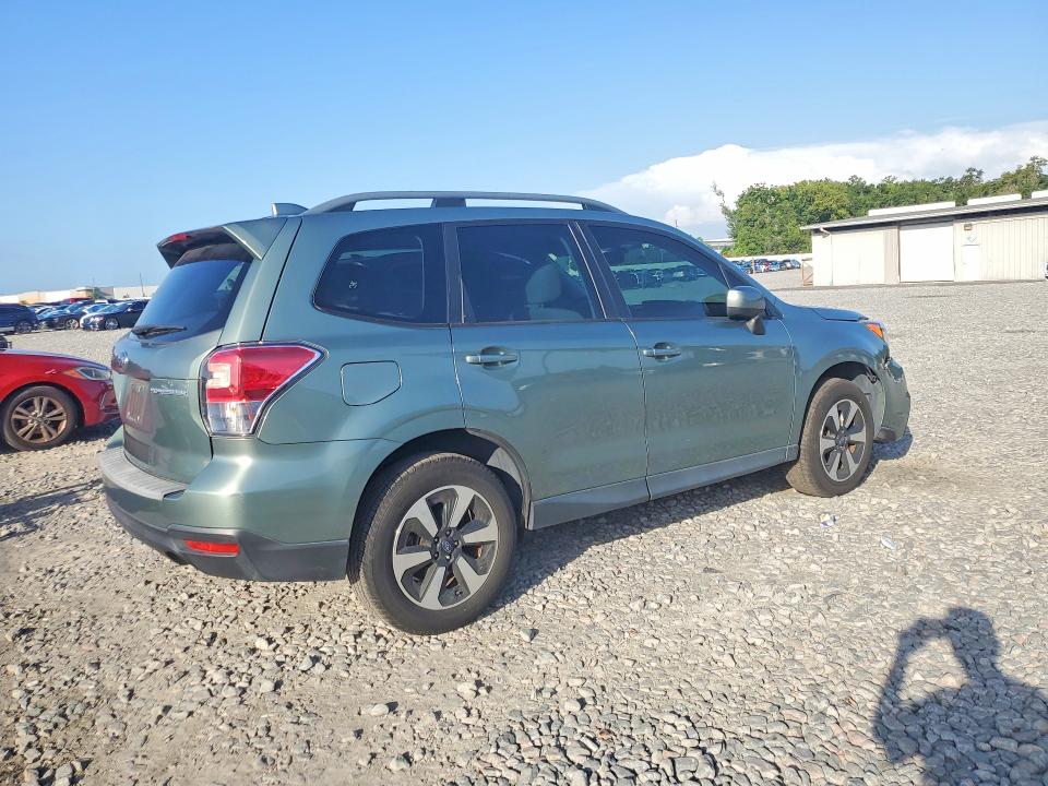 Photo 3 from auction – 2018 SUBARU FORESTER with VIN JF2SJAEC2JH405537