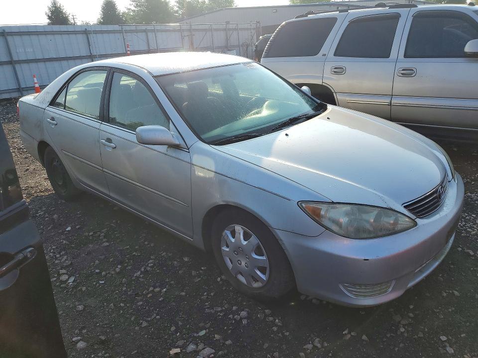 Photo 4 from auction – 2005 TOYOTA CAMRY with VIN 4T1BE32K25U538754