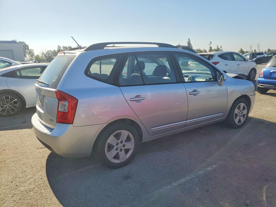 Photo 3 from auction – 2009 KIA RONDO with VIN KNAFG528997229137