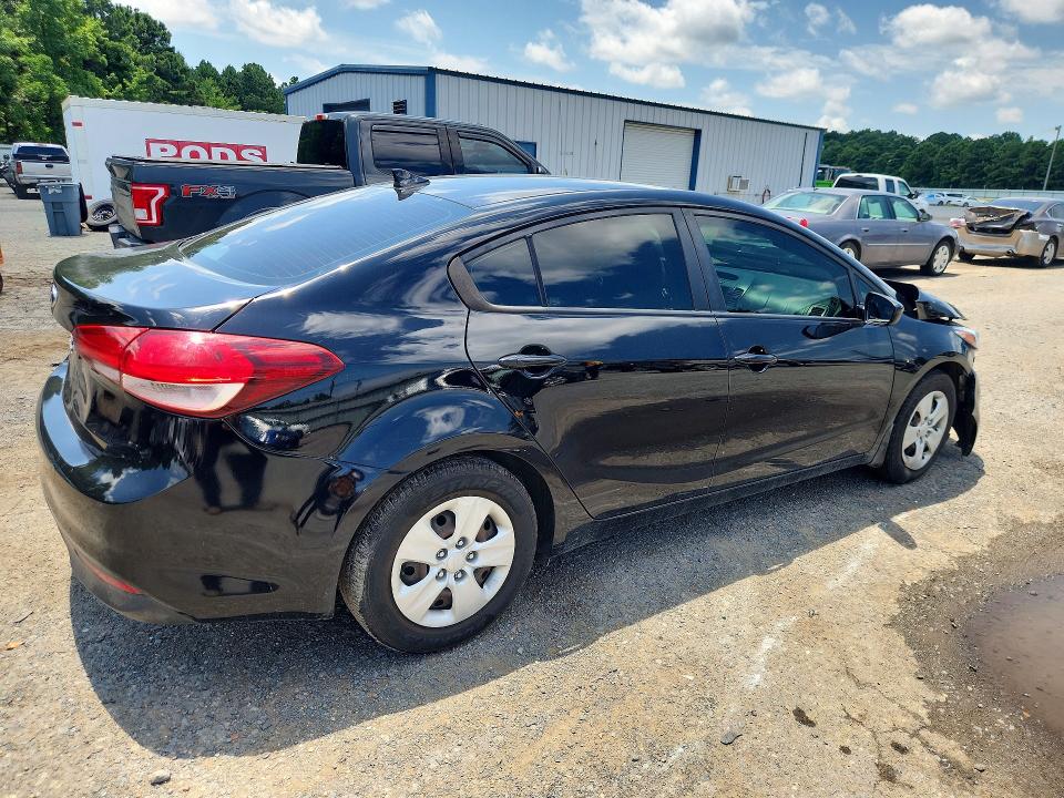 Photo 3 from auction – 2018 KIA FORTE with VIN 3KPFK4A77JE197135