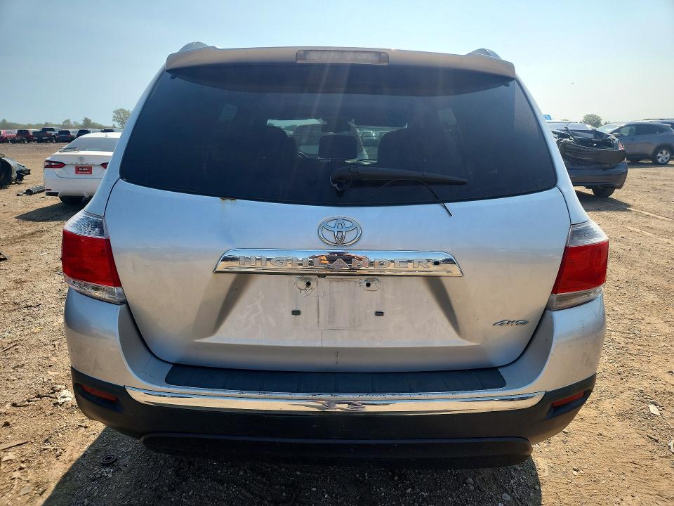 Photo 6 from auction – 2013 TOYOTA HIGHLANDER with VIN 5TDDK3EH0DS200990