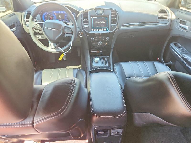 Photo 8 from auction – 2017 CHRYSLER 300 with VIN 2C3CCAGG3HH637618