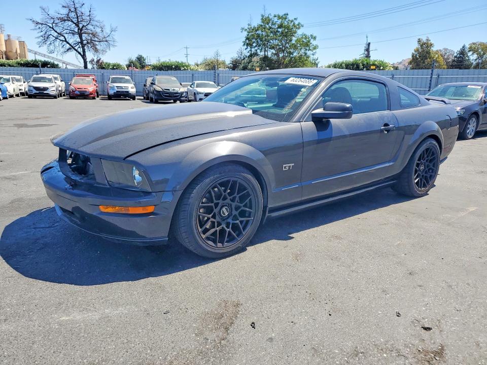 FORD MUSTANG 2007 with VIN 1ZVFT82H175317573 - Photo from auction