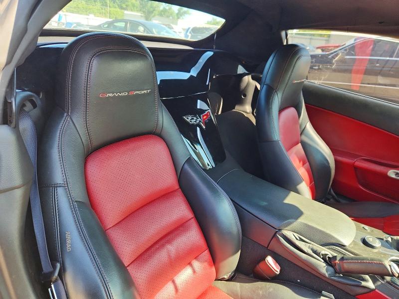 Photo 10 from auction – 2011 CHEVROLET CORVETTE with VIN 1G1YS3DW1B5107781