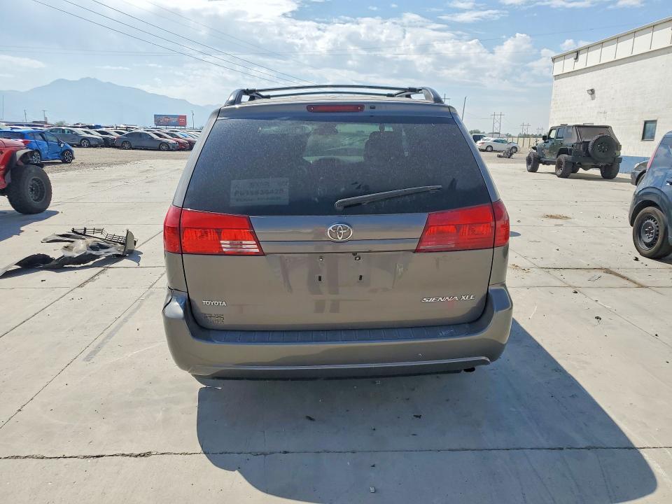 Photo 6 from auction – 2004 TOYOTA SIENNA with VIN 5TDZA22CX4S156279