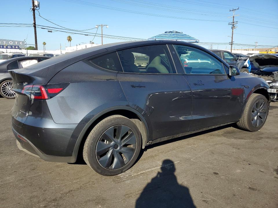 Фото 3 с аукциона – 2025 TESLA MODEL Y с VIN 7SAYGDEE8SF235022