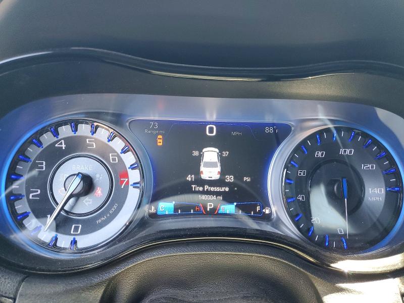 Снимка 9 от търг – 2018 CHRYSLER 300 с VIN 2C3CCABG3JH214096