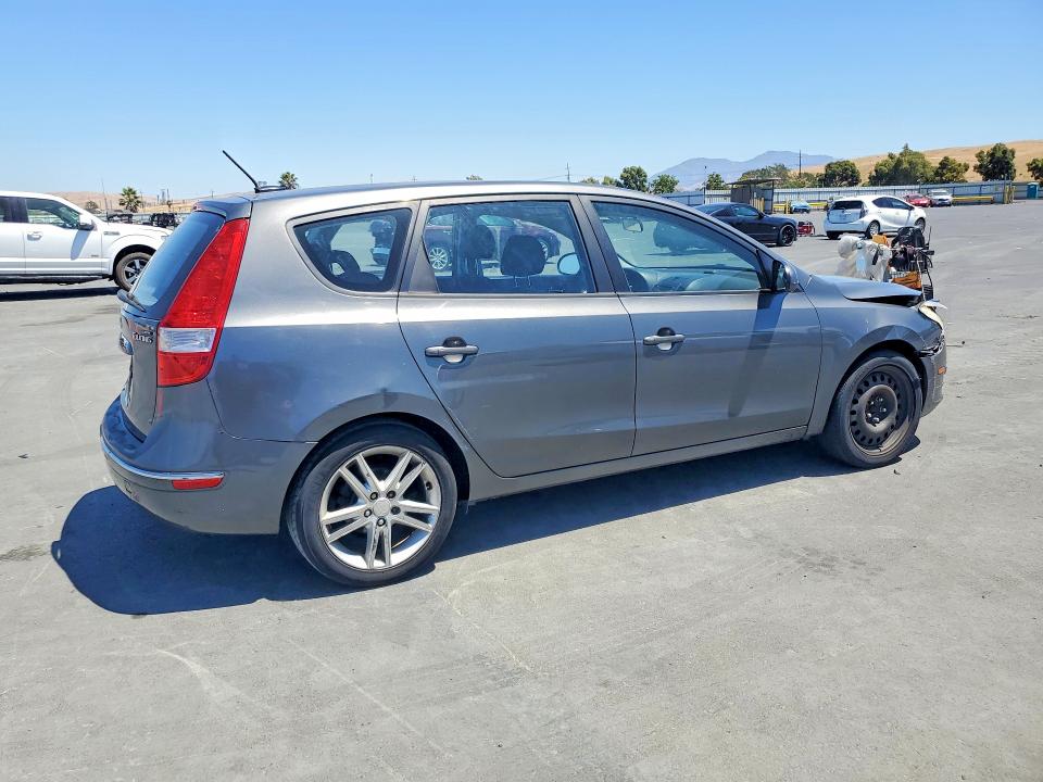 Photo 3 from auction – 2009 HYUNDAI ELANTRA with VIN KMHDC86E79U026591