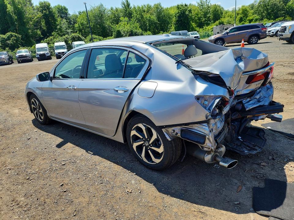 Photo 2 from auction – 2017 HONDA ACCORD with VIN 1HGCR3F83HA013785
